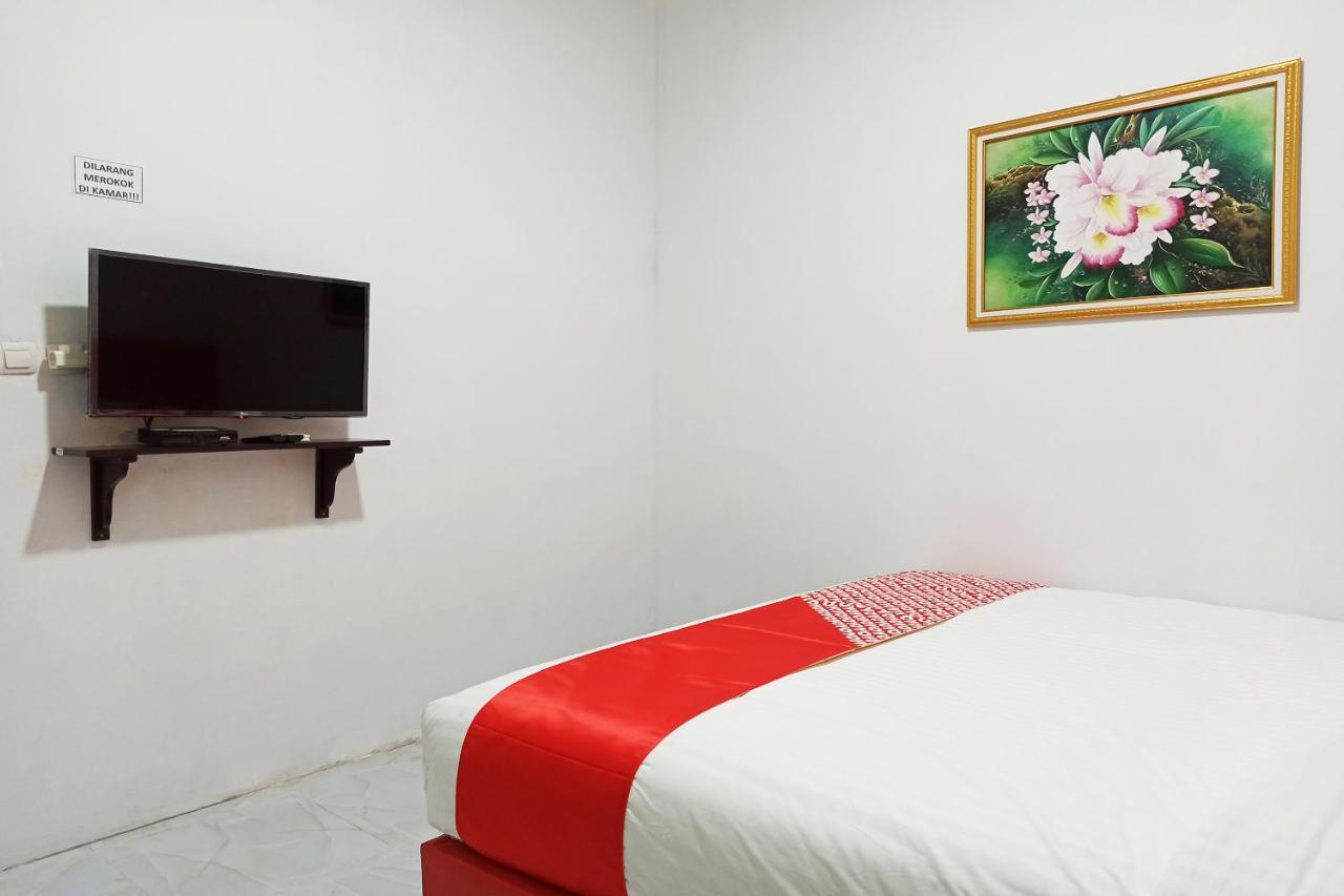 Oyo 2611 Hotel Krui Syariah Dış mekan fotoğraf