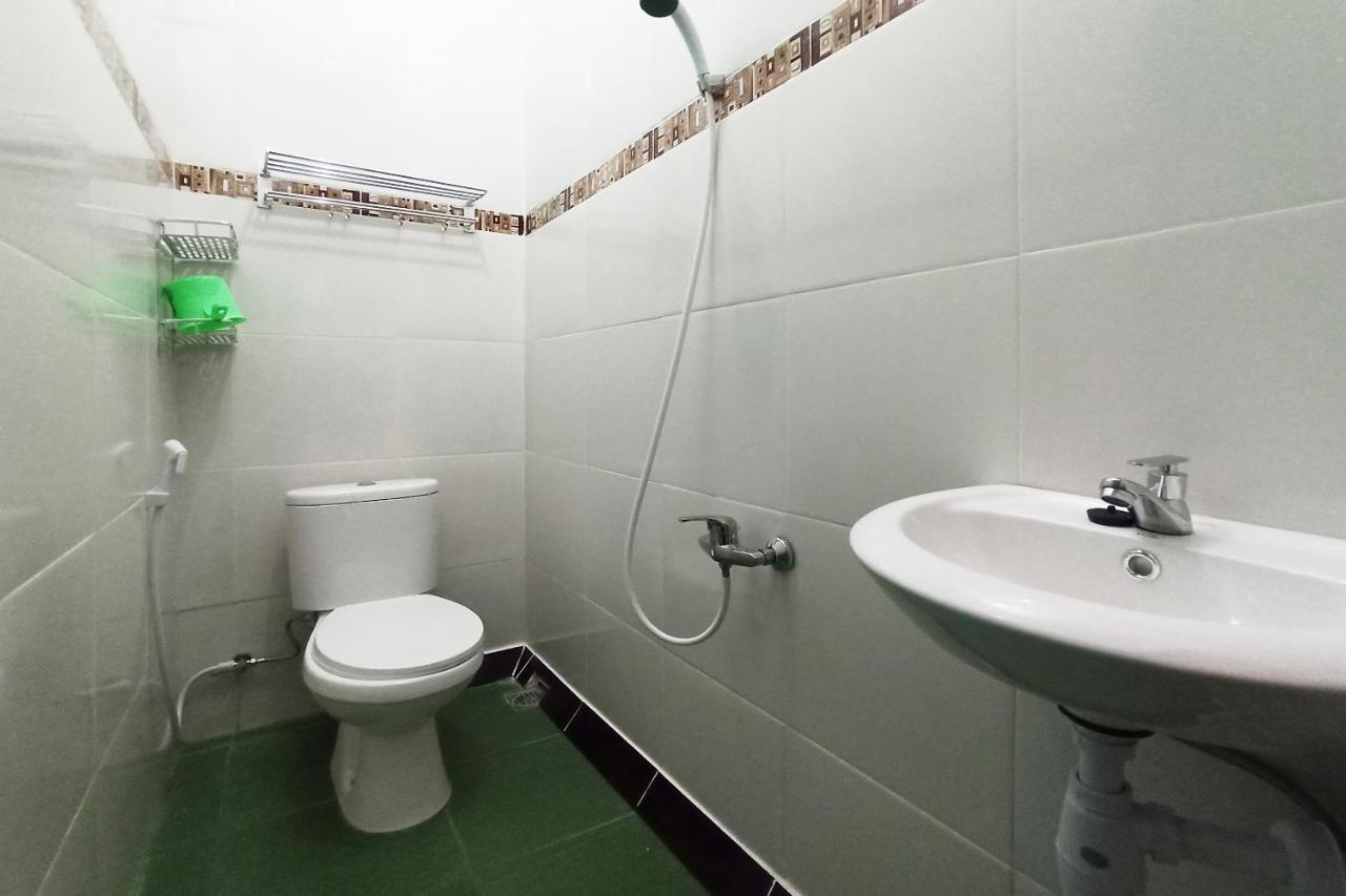 Oyo 2611 Hotel Krui Syariah Dış mekan fotoğraf