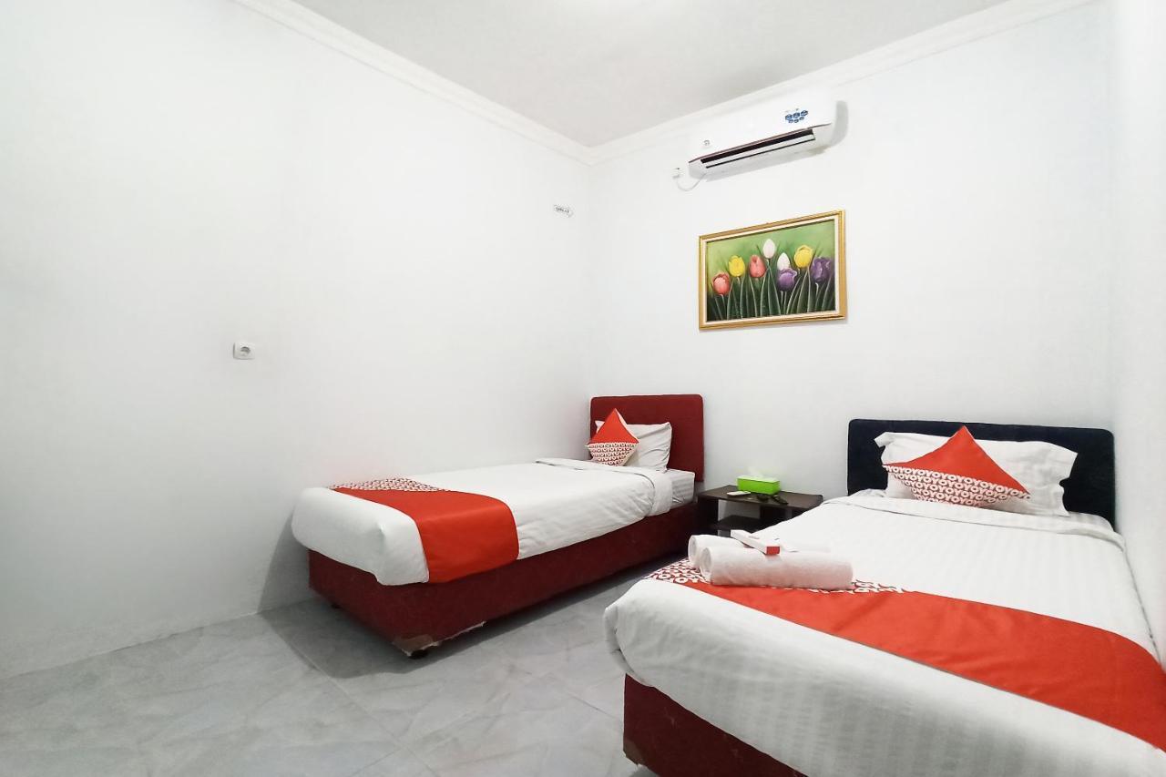 Oyo 2611 Hotel Krui Syariah Dış mekan fotoğraf